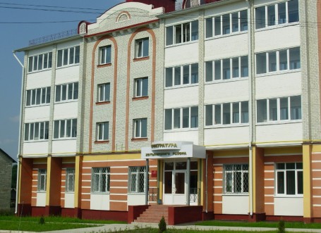 Жилой дом со встроенными нежилыми помещениями в п. Хотынец Орловской области